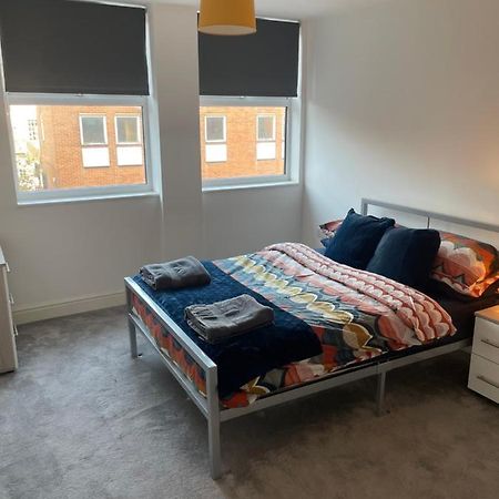 #0202 One Bedroom Serviced Apartment-Free Parking Дерби Экстерьер фото